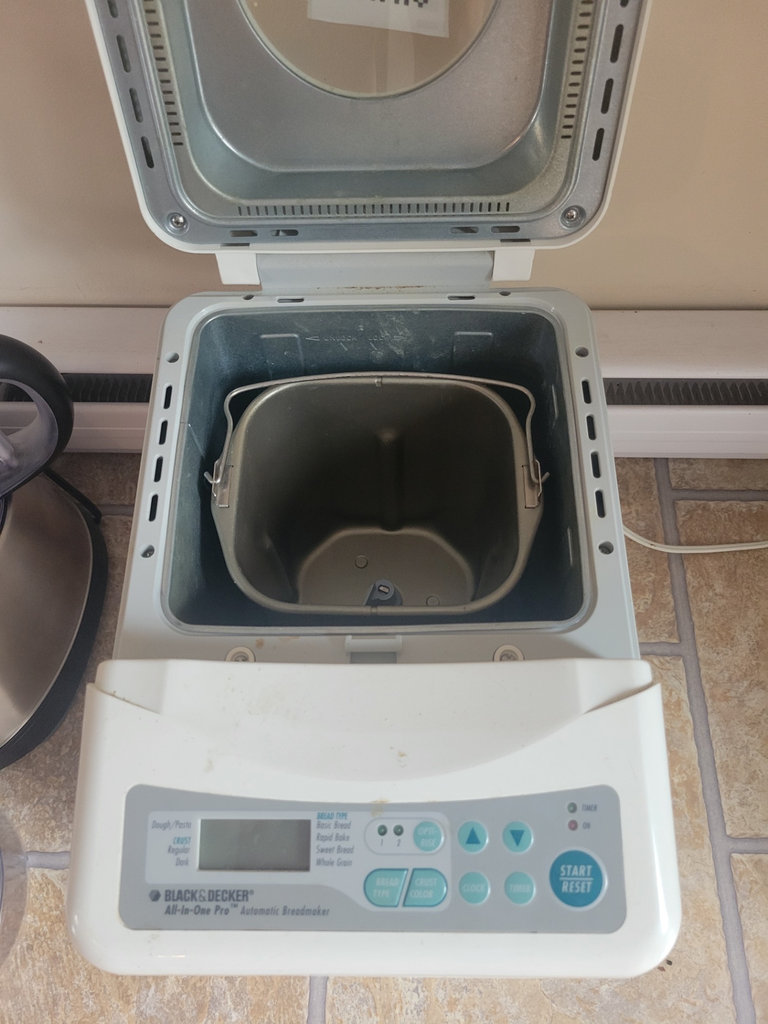 Black & Decker All-in-One Pro Automatic Breadmaker - image 3 of 3