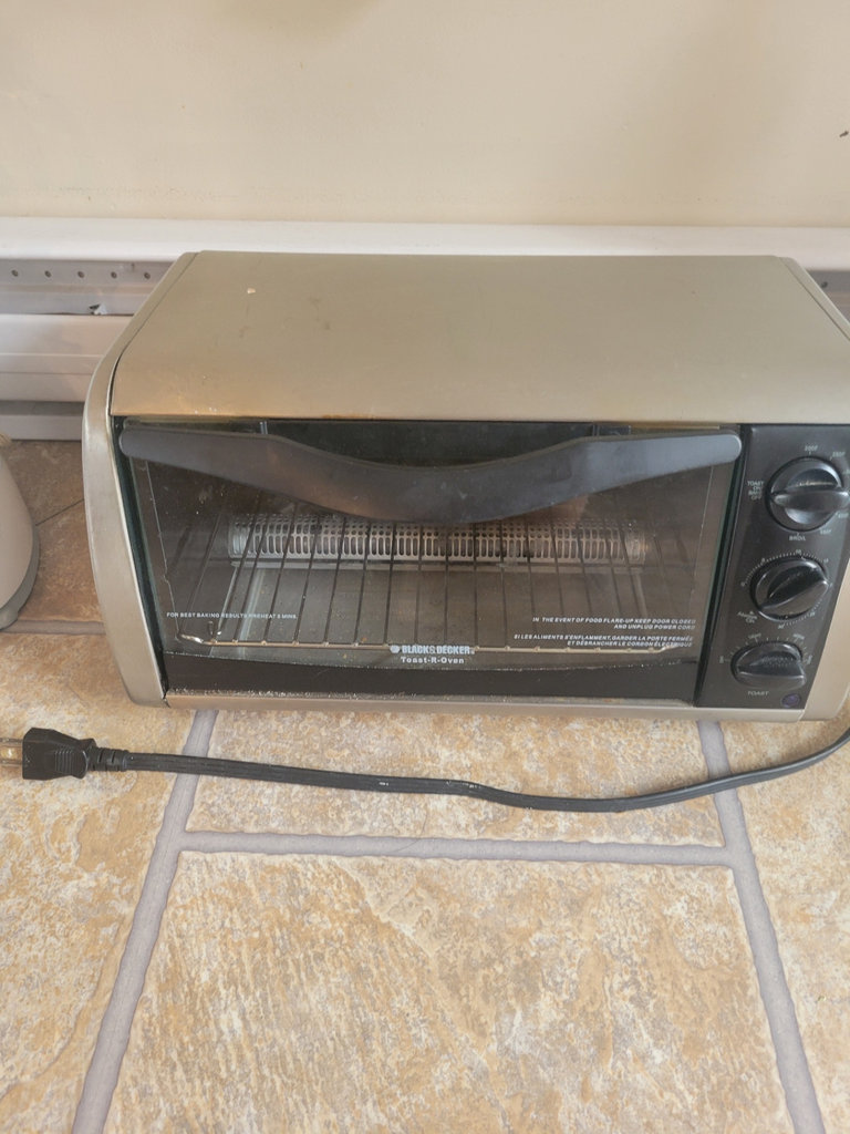 Black & Decker Toast-R-Oven Toaster Oven - image 1 of 2