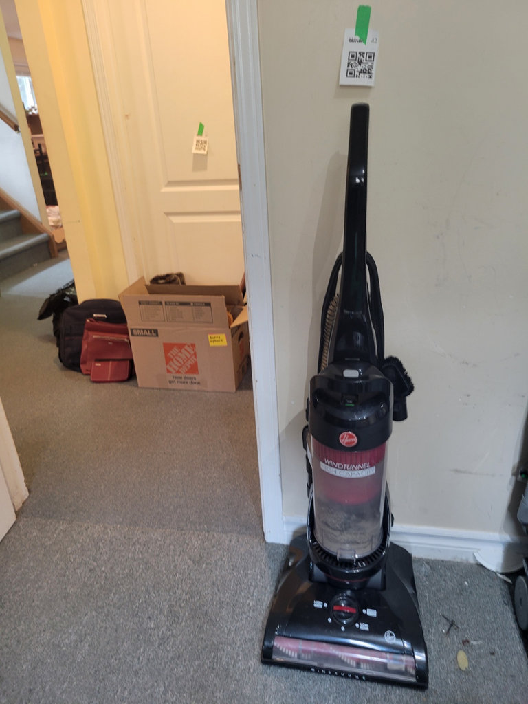 Hoover WindTunnel Upright Vacuum Cleaner - image 1 of 2