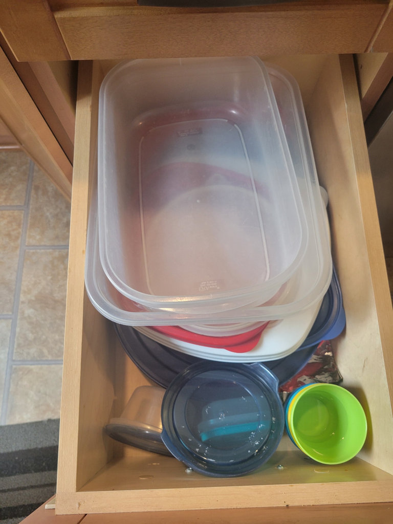 Storage Containers and Drinkware - image 3 of 3