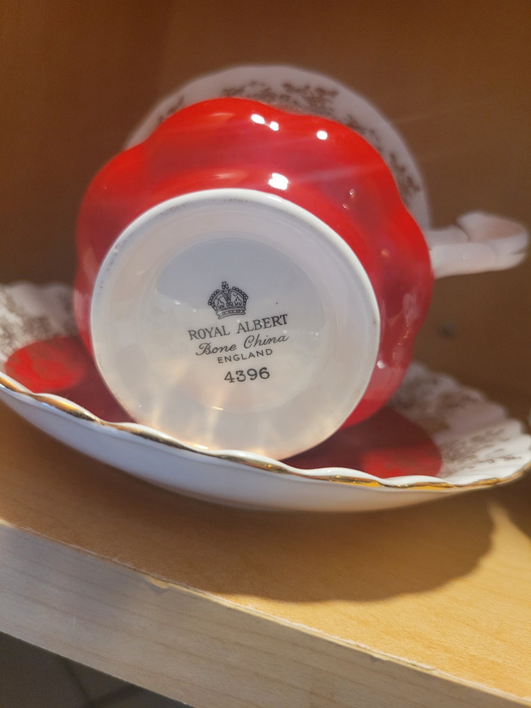 Set of Eight Royal Albert Bone China Teacups and Saucers - image 2 of 3