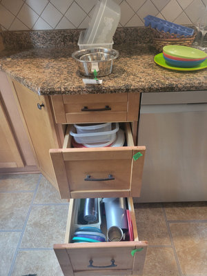 Storage Containers and Drinkware - Image 1 of 3