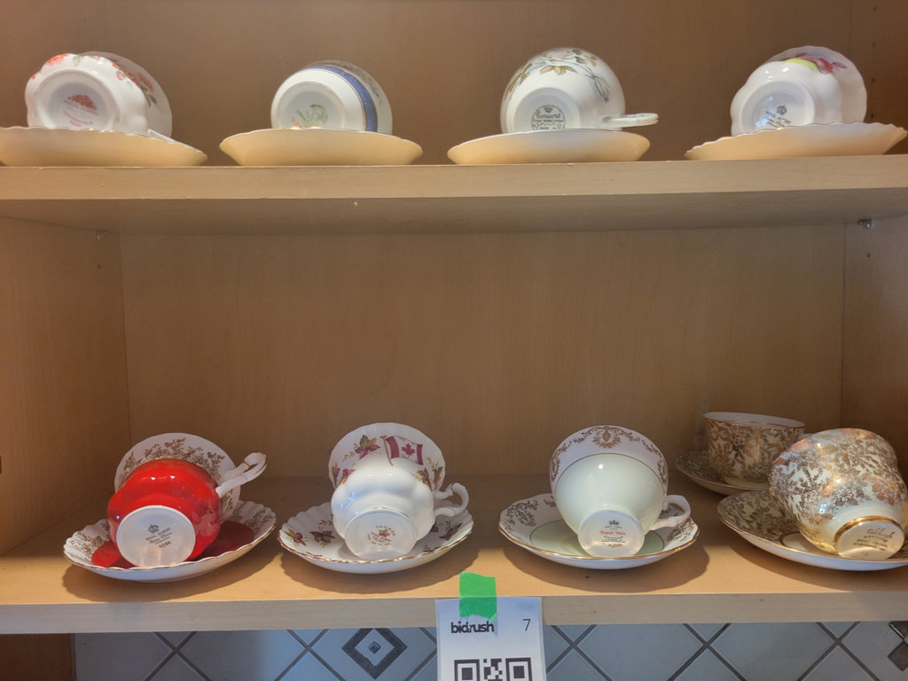 Set of Eight Royal Albert Bone China Teacups and Saucers - image 3 of 3