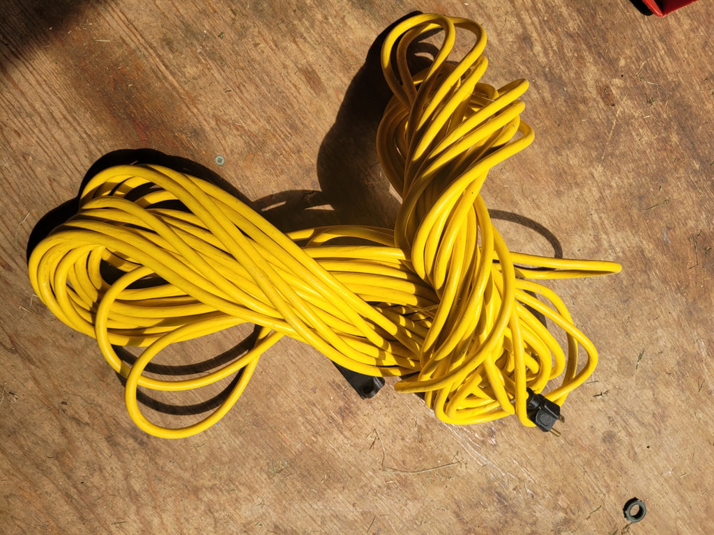 Assorted Extension Cords and Electrical Cables - image 7 of 14