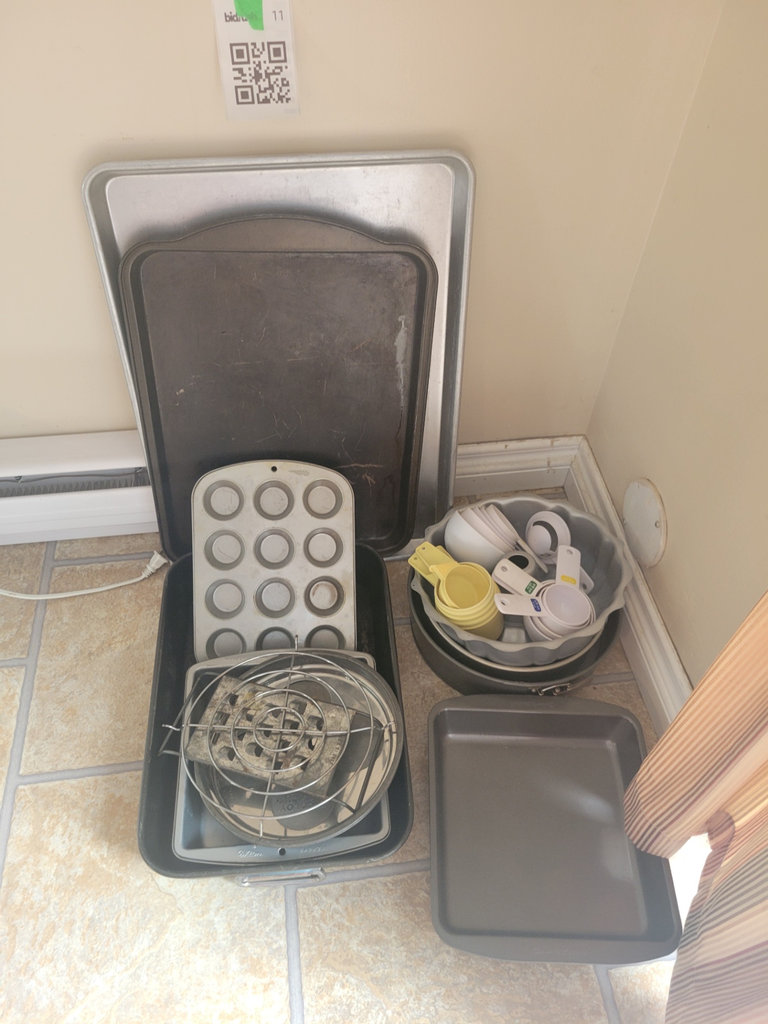 Baking Pans, Cookware, and Measuring Cups Set - image 1 of 1