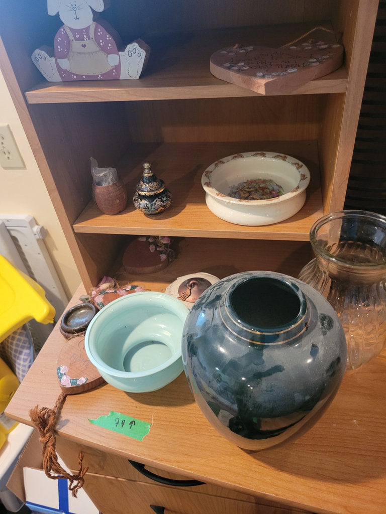 Assorted Decorative Items and Glassware - image 4 of 4