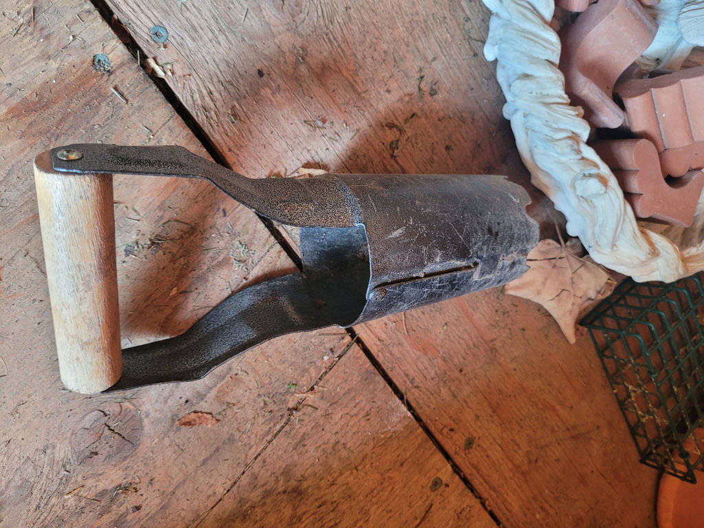 Assorted Garden Tools, Nails, Fertilizer, and Decorative Items - image 10 of 22