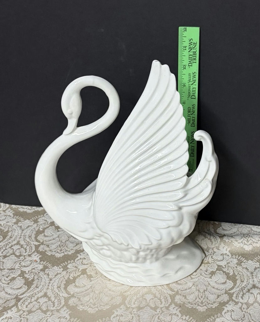 Vintage White Swan TV Lamp Planter Lamp Maddux of California 12" x 9" - image 1 of 3