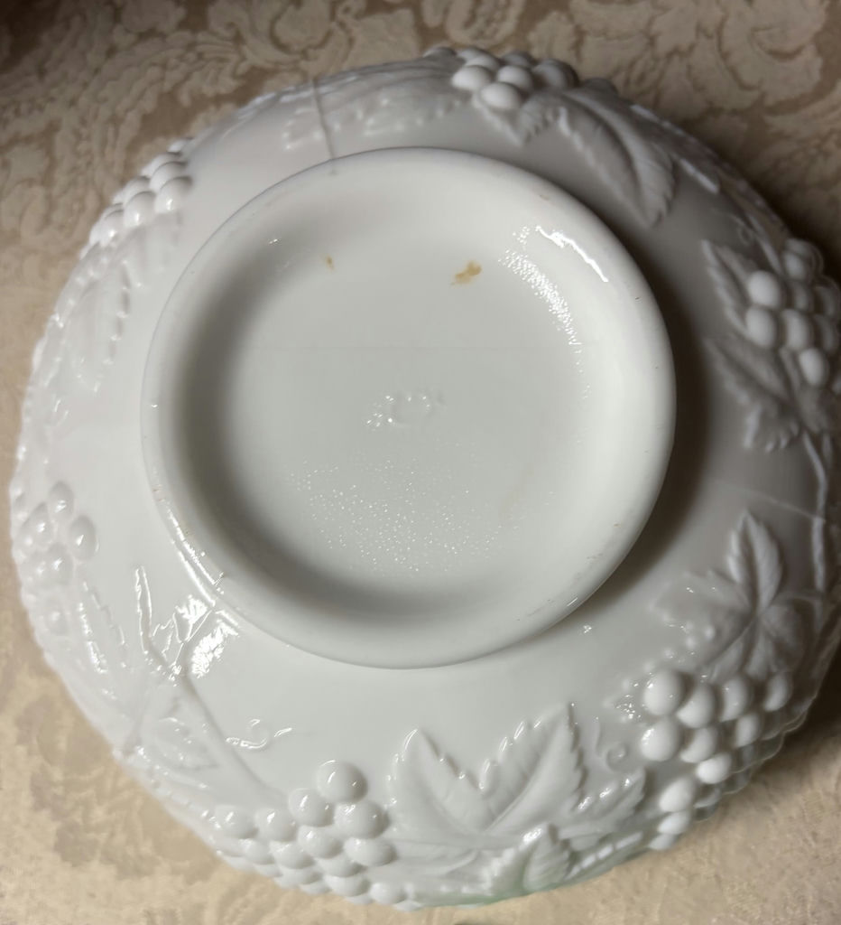 Vintage Fruit Motif Milk Glass Bowl - image 4 of 4