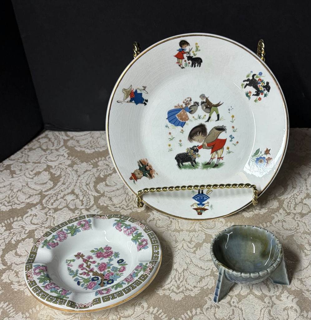 3 Pc Lot Vintage Irish Pottery - image 1 of 4