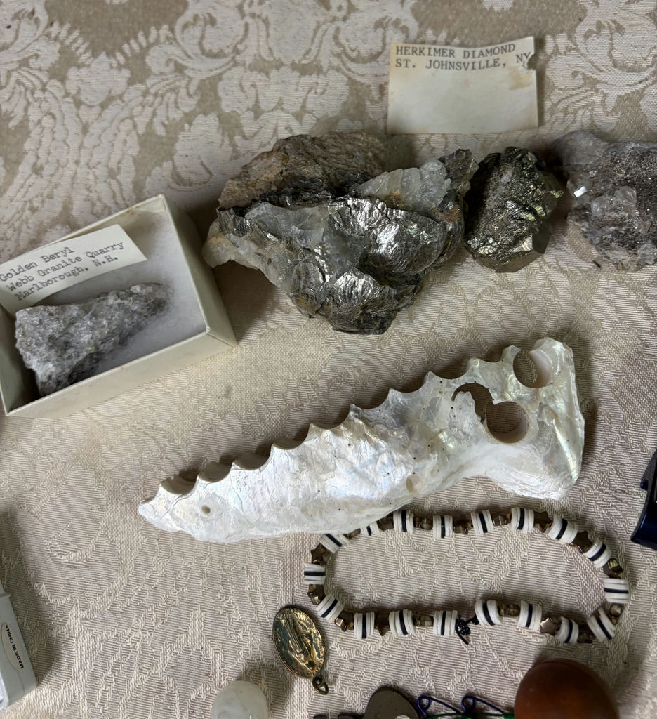 Lot of Smalls, Mineral Rocks etc - image 2 of 4