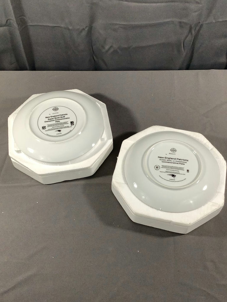 Danbury Mint- Patriots Super Bowl Plates - image 9 of 10
