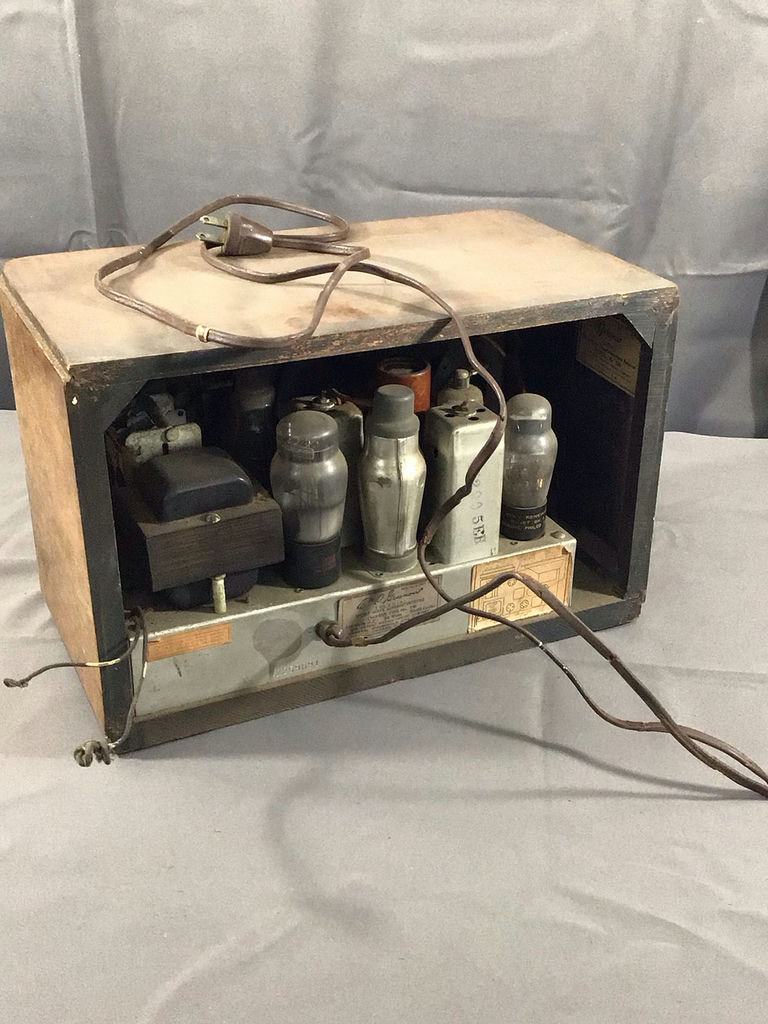 Grunow Teledial Model 588 Short Wave Radio - image 8 of 15