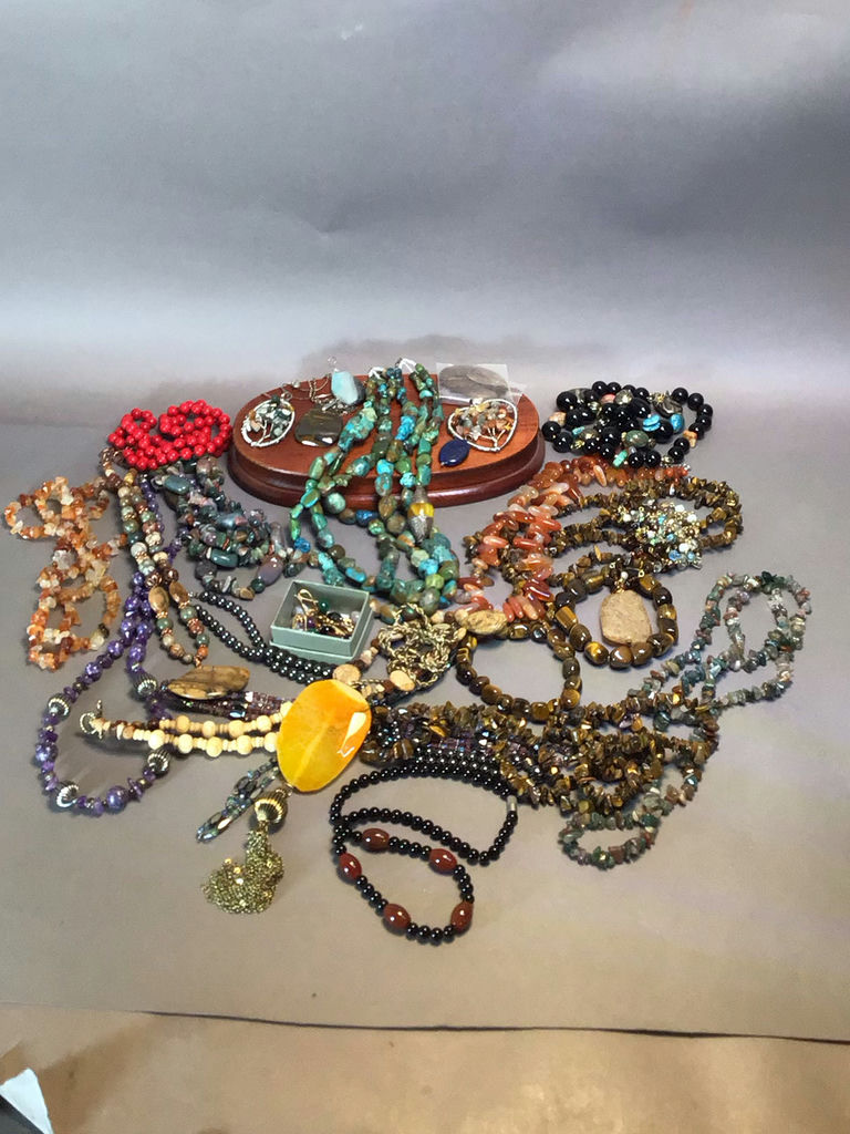 Vintage Tumbled Stone Bead Jewelry - image 1 of 9