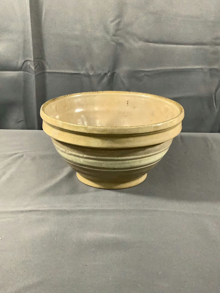 Antique Mixing Bowls & Mug - image 5 of 10