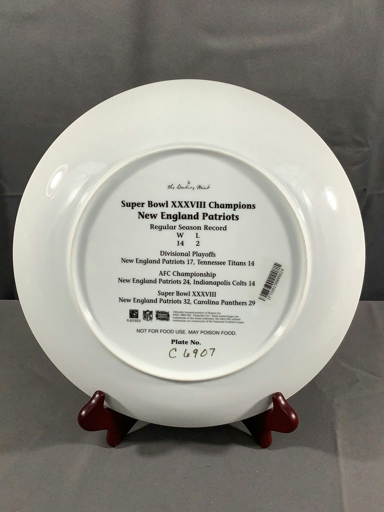 Danbury Mint- Patriots Super Bowl Plates - image 4 of 10