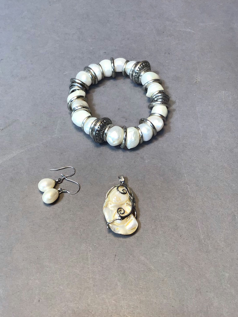 Pearl & Abalone Jewelry - image 8 of 14