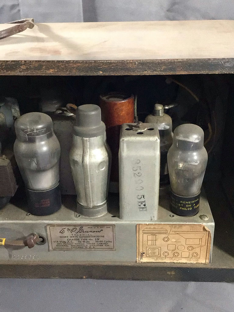 Grunow Teledial Model 588 Short Wave Radio - image 10 of 15