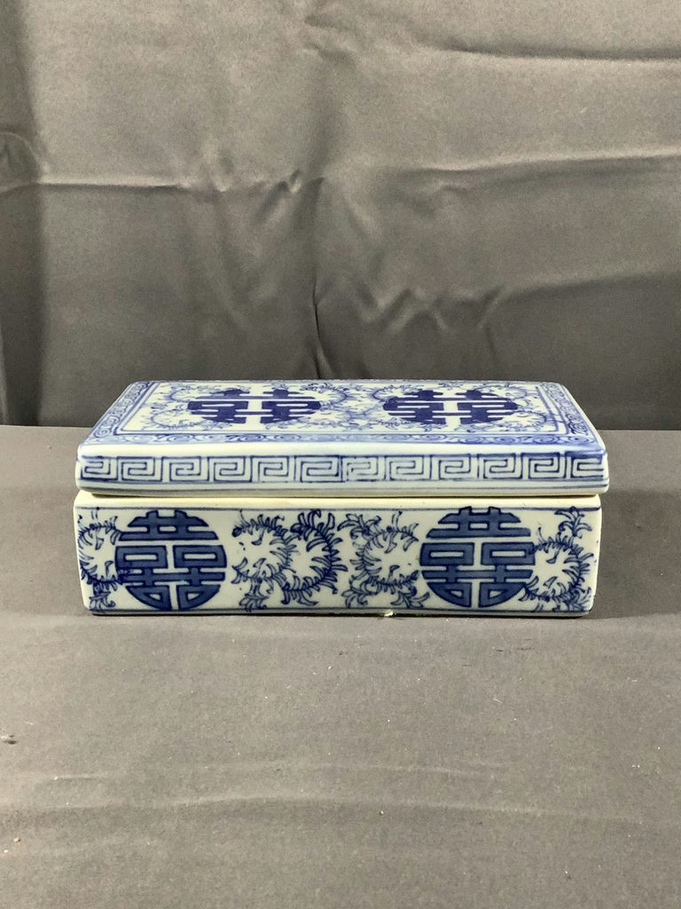 Asian Decorative Blue & White Ceramics - image 6 of 13