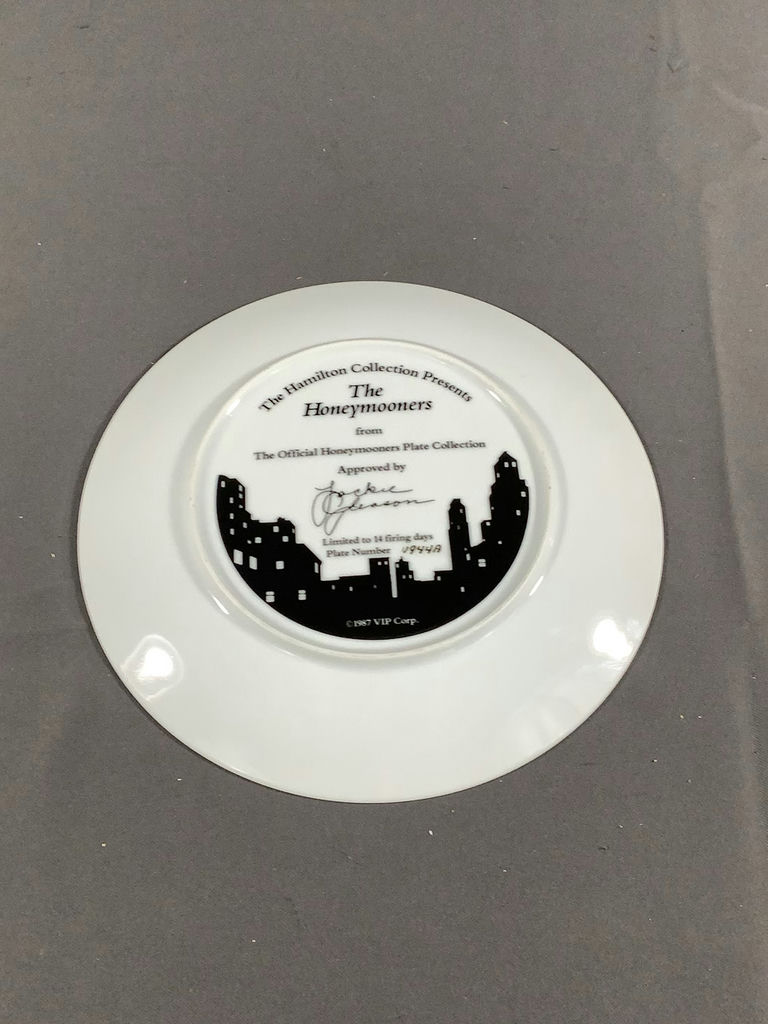 Honeymooners & The Pope Collectors Plates - image 5 of 5