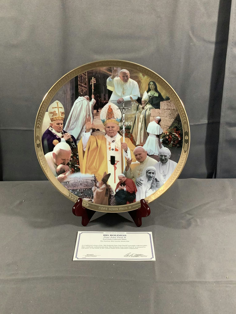 Honeymooners & The Pope Collectors Plates - image 2 of 5