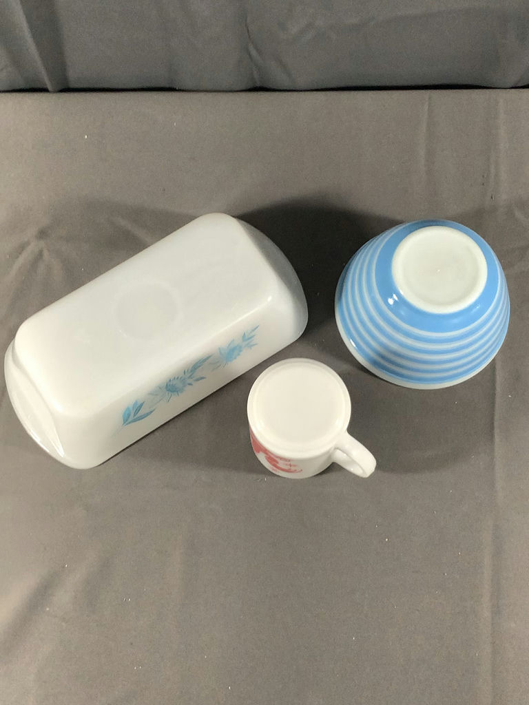 Vintage Kitchen - Pyrex & More - image 8 of 16