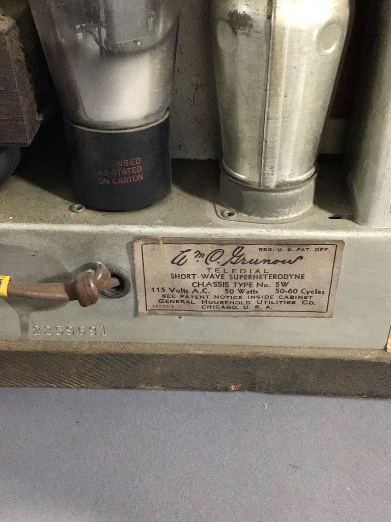Grunow Teledial Model 588 Short Wave Radio - image 9 of 15