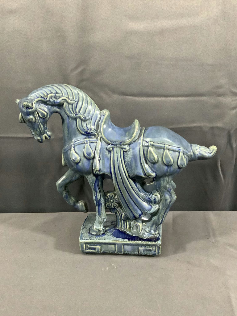 Tang Dynasty-Inspired Kakiemon Style Horse Figurine - image 2 of 8