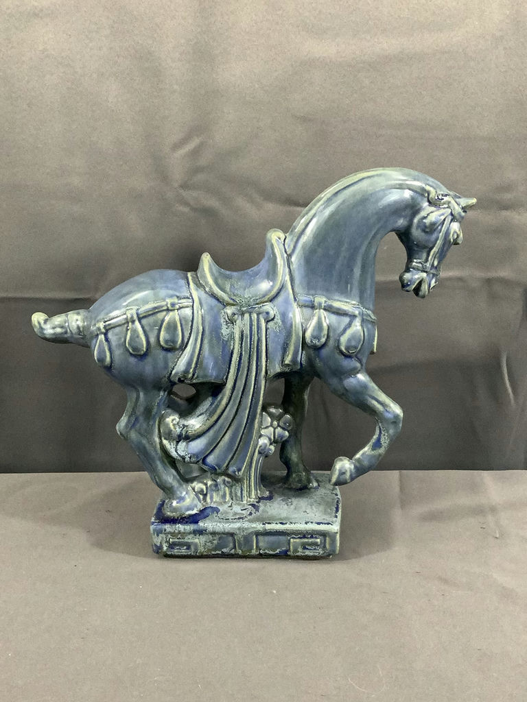 Tang Dynasty-Inspired Kakiemon Style Horse Figurine - image 5 of 8