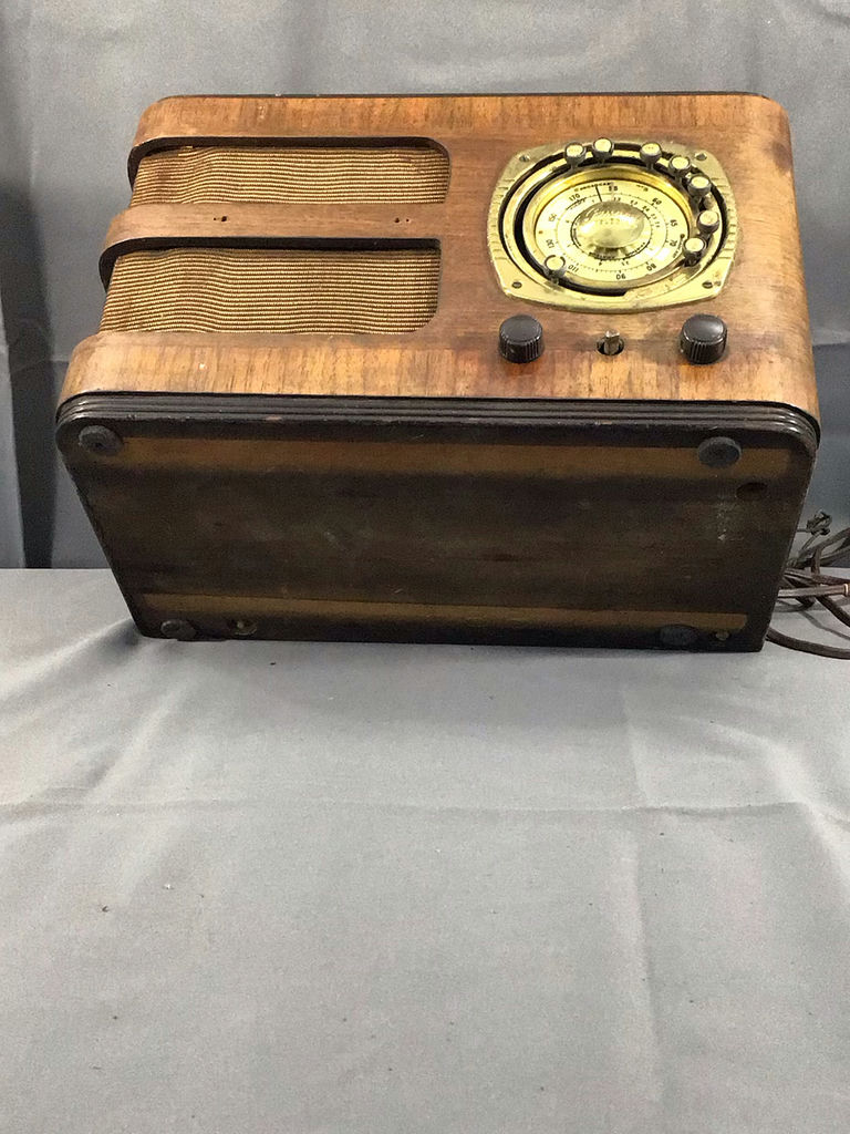 Grunow Teledial Model 588 Short Wave Radio - image 5 of 15