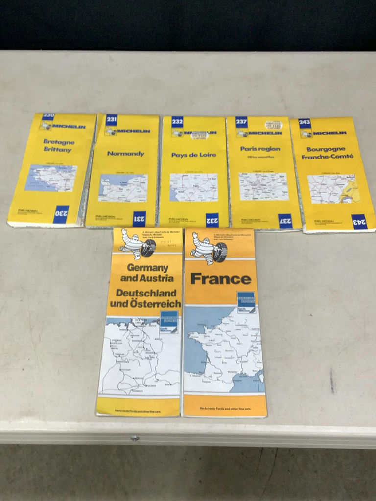 Vintage Travel Trim and Michelin Guides - image 5 of 5