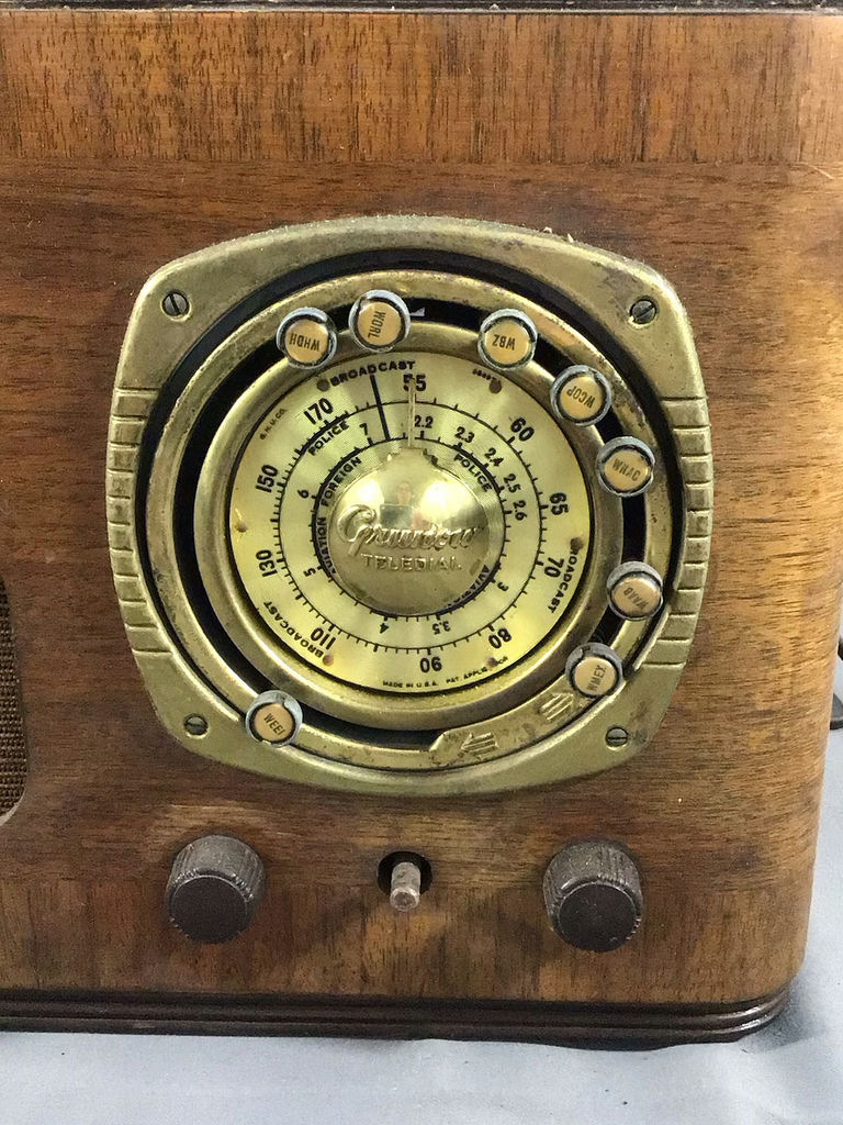 Grunow Teledial Model 588 Short Wave Radio - image 6 of 15