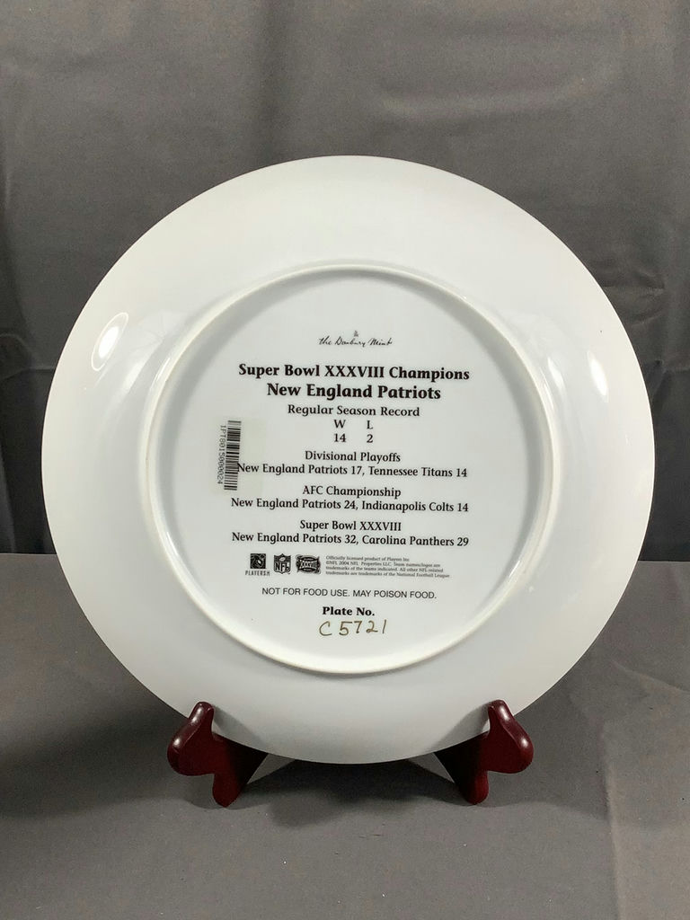 Danbury Mint- Patriots Super Bowl Plates - image 5 of 10