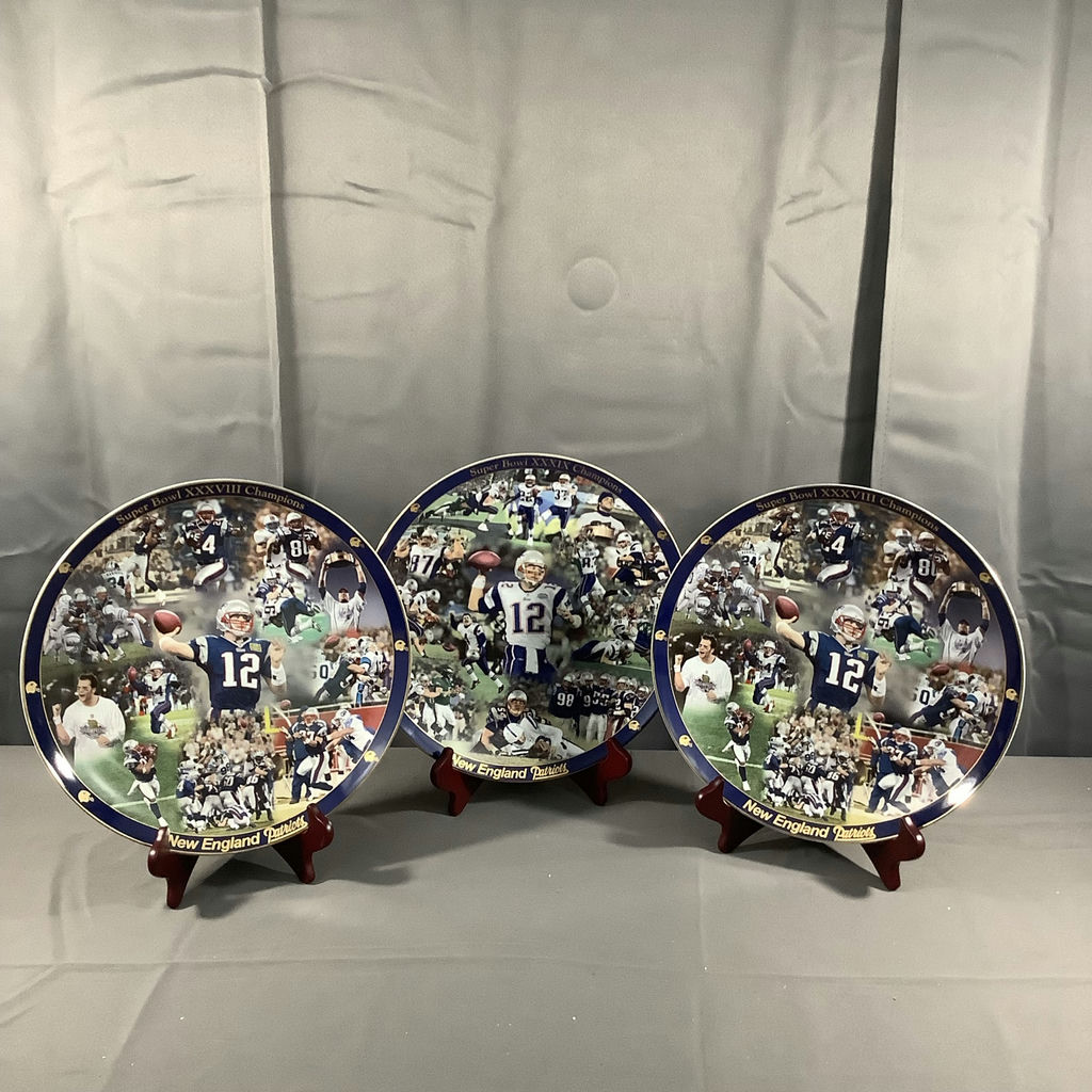 Danbury Mint- Patriots Super Bowl Plates - image 2 of 10