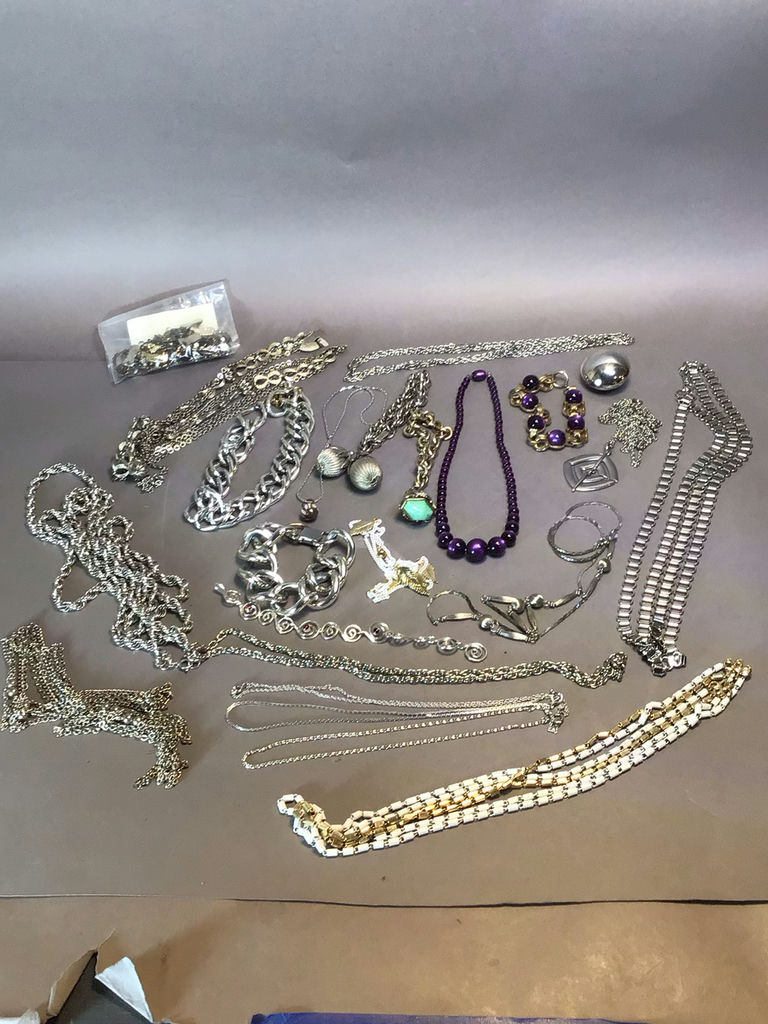 Vintage Costume Jewelry - image 9 of 9