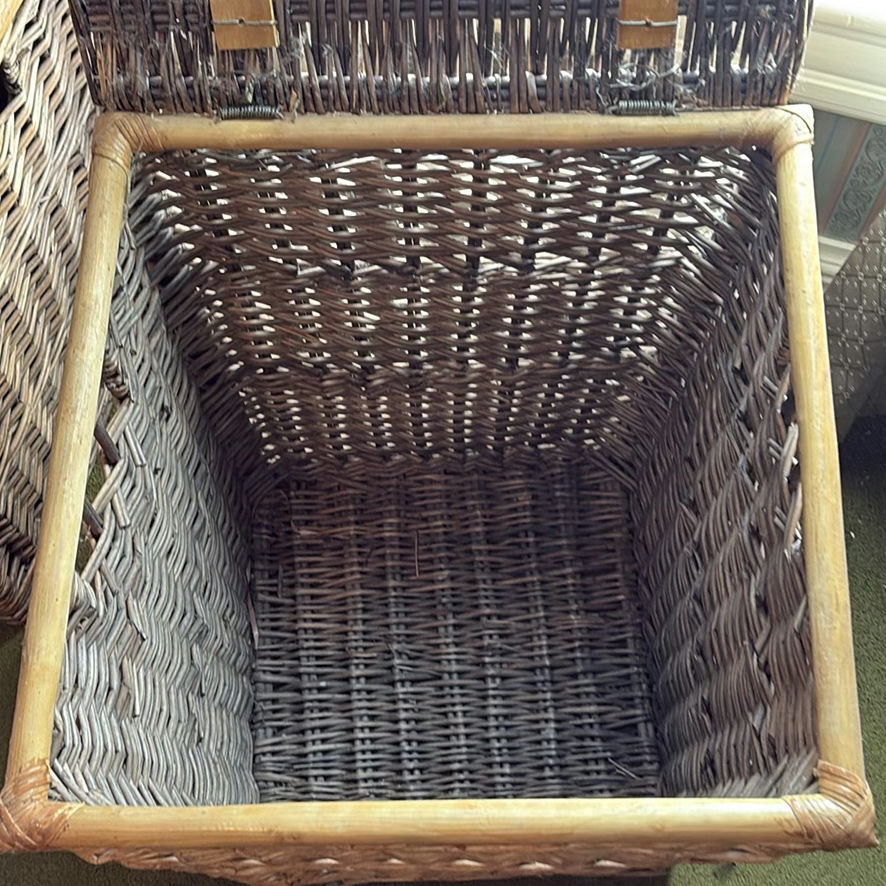 Large Wicker Hamper With Lid - image 6 of 9