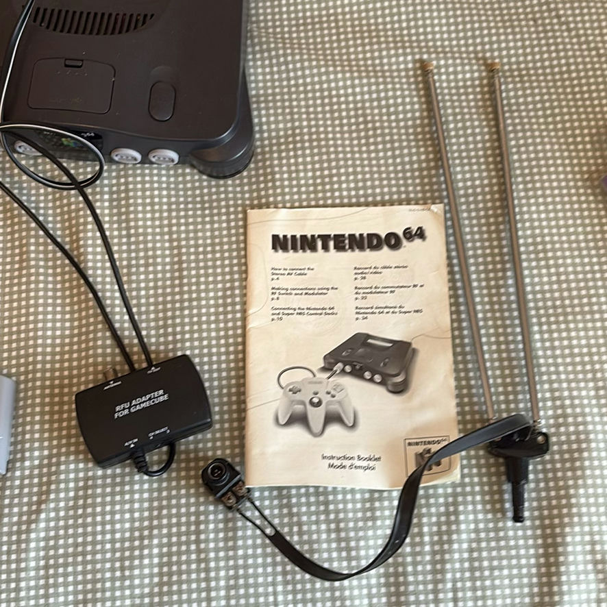 Retro Nintendo 64 Console & Controllers - image 3 of 10