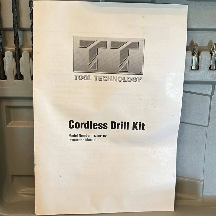 MotoMaster 10/2A Battery Charger and Cordless Drill Kit - image 7 of 10