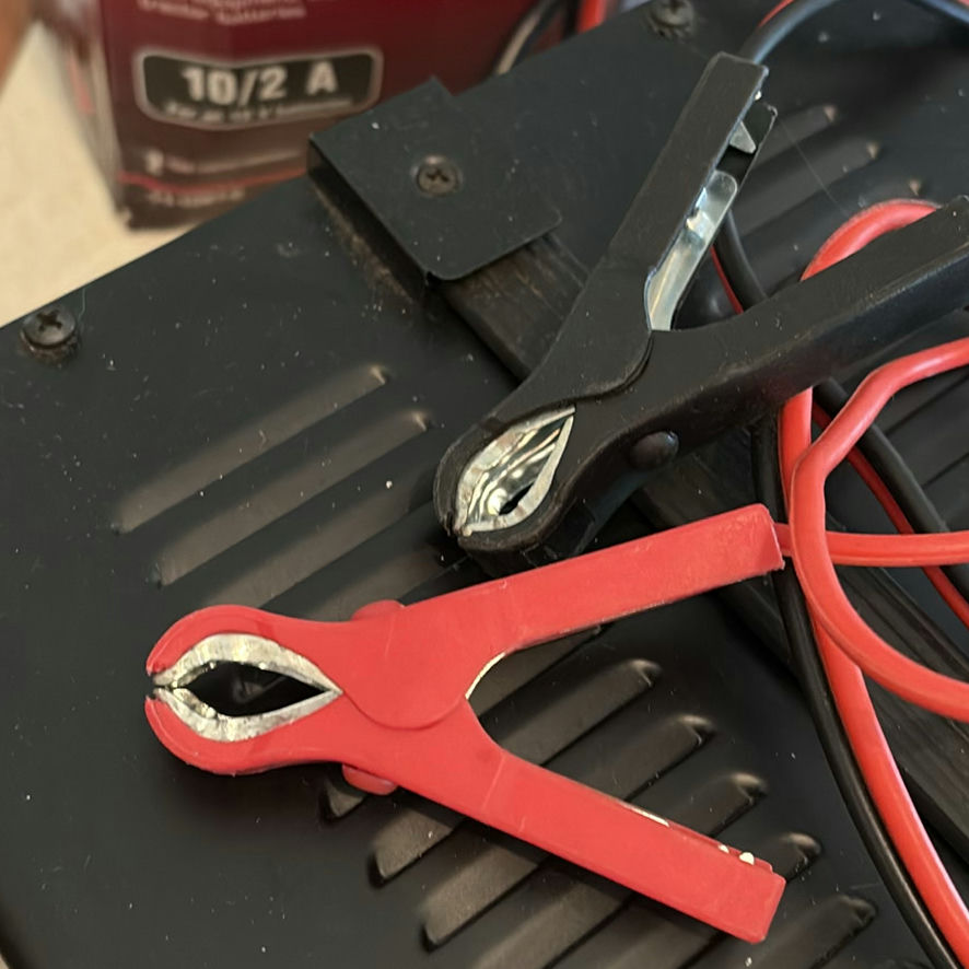 MotoMaster 10/2A Battery Charger and Cordless Drill Kit - image 4 of 10
