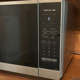Panasonic “the Genius” Microwave - thumbnail 4 of 8