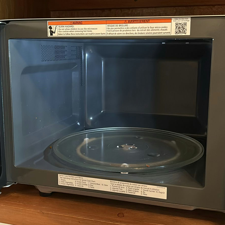 Panasonic “the Genius” Microwave - image 5 of 8