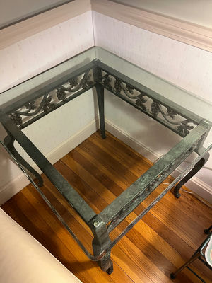 Wrought-iron and glass console table with grapevine motif 28x25 - Image 1 of 2