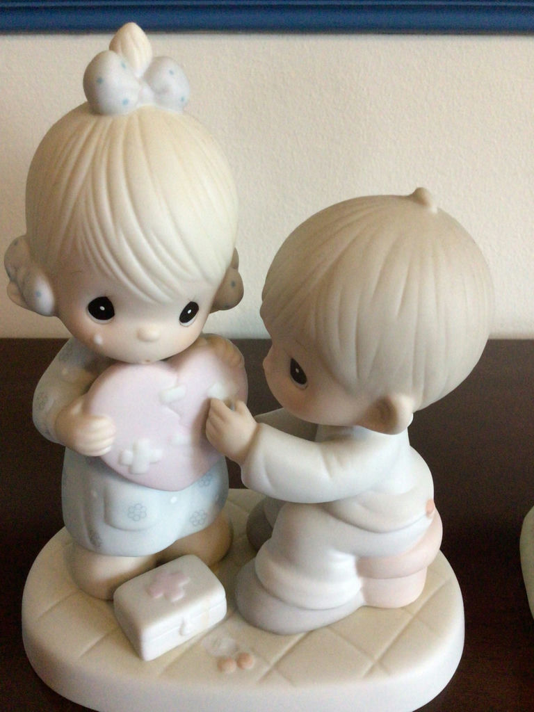 Precious Moments Pastel porcelain figurine set featuring children - image 4 of 6