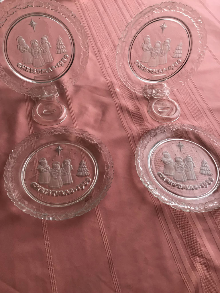 Set of four embossed Christmas glass plates - image 2 of 3