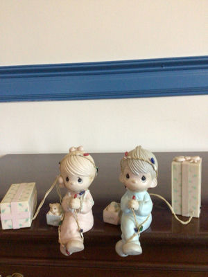 Precious Moments light figurines with gift boxes - Image 1 of 1