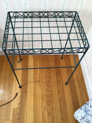 Wrought-iron grid-top four-legged stand - Image 1 of 2