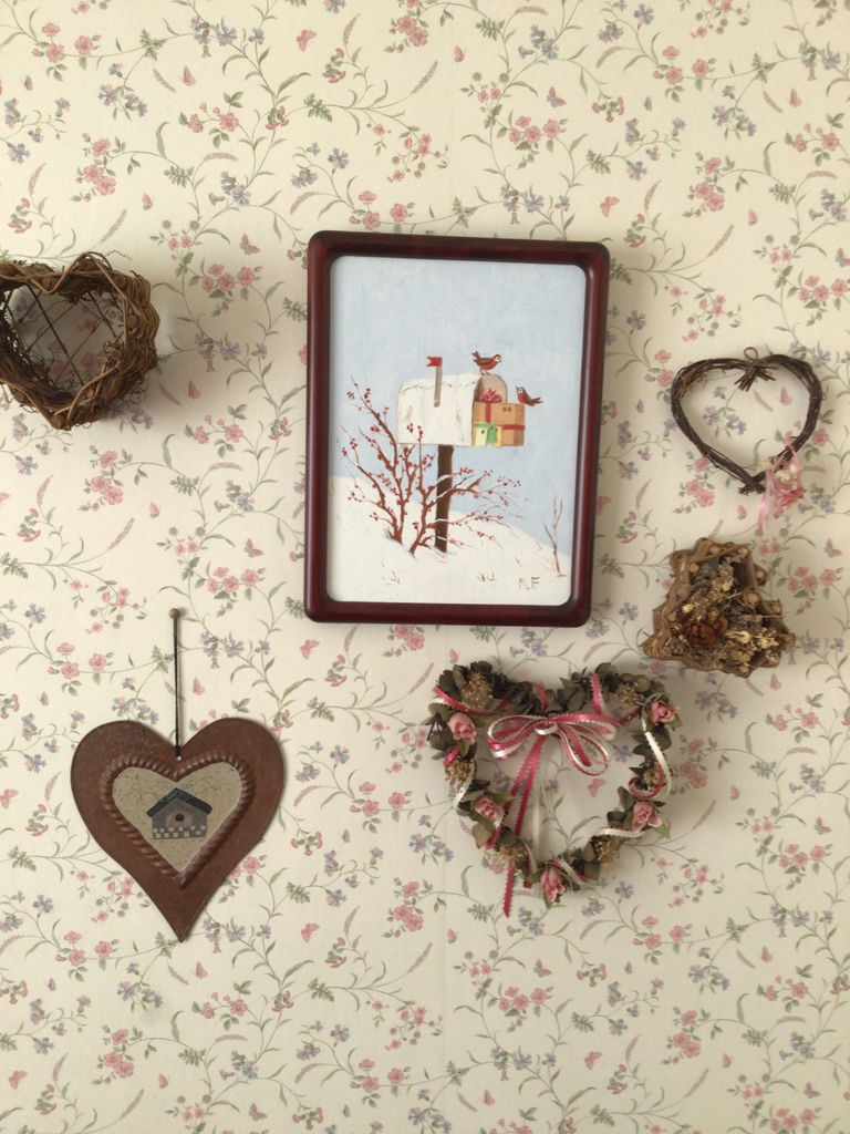 Winter mailbox painting with heart-themed wall decor - image 2 of 3