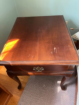 Dark wood end table with one drawer - Image 1 of 2