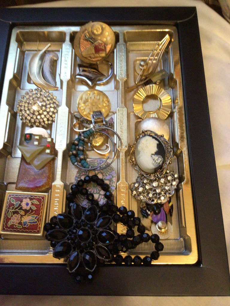Assorted costume jewelry collection - image 2 of 2