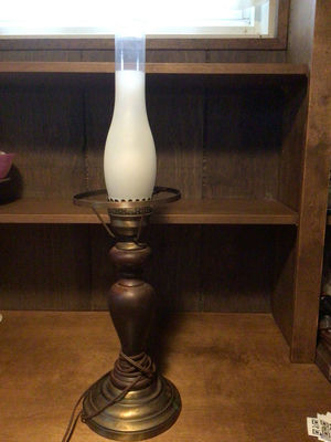 Table lamp with frosted glass shade and wooden base - Image 1 of 1